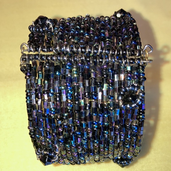 WRAP AROUND BRACELET w/many blk mop beads, fits 8” wrist.    $25 - Picture 4 of 6